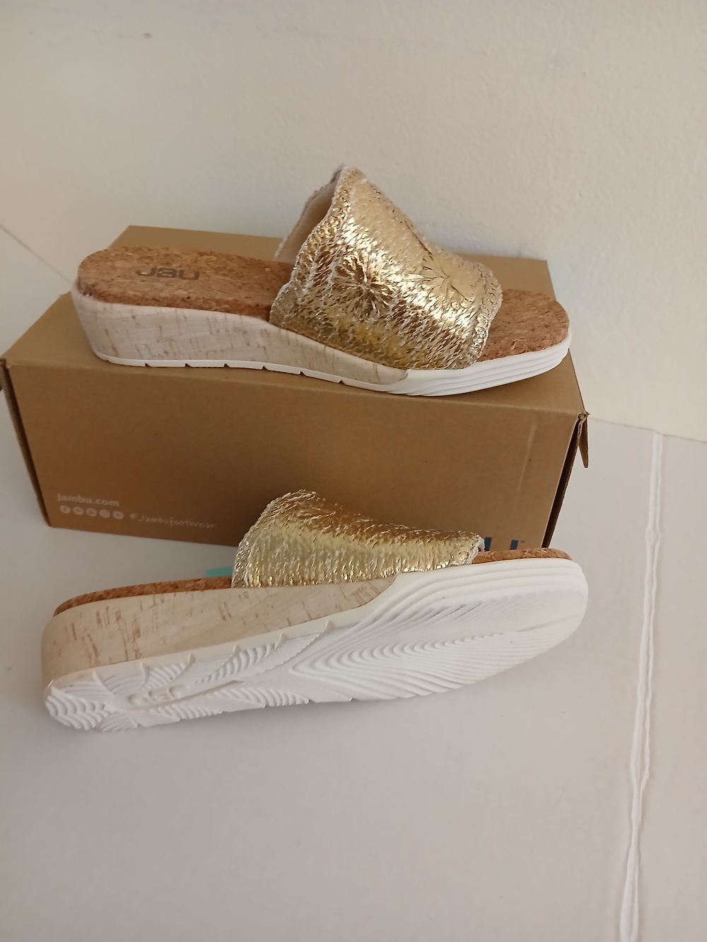 JBU Metallic Gold Cork Slide Sandals - Women's Size 6.5M New $40 - Picture 3 of 11
